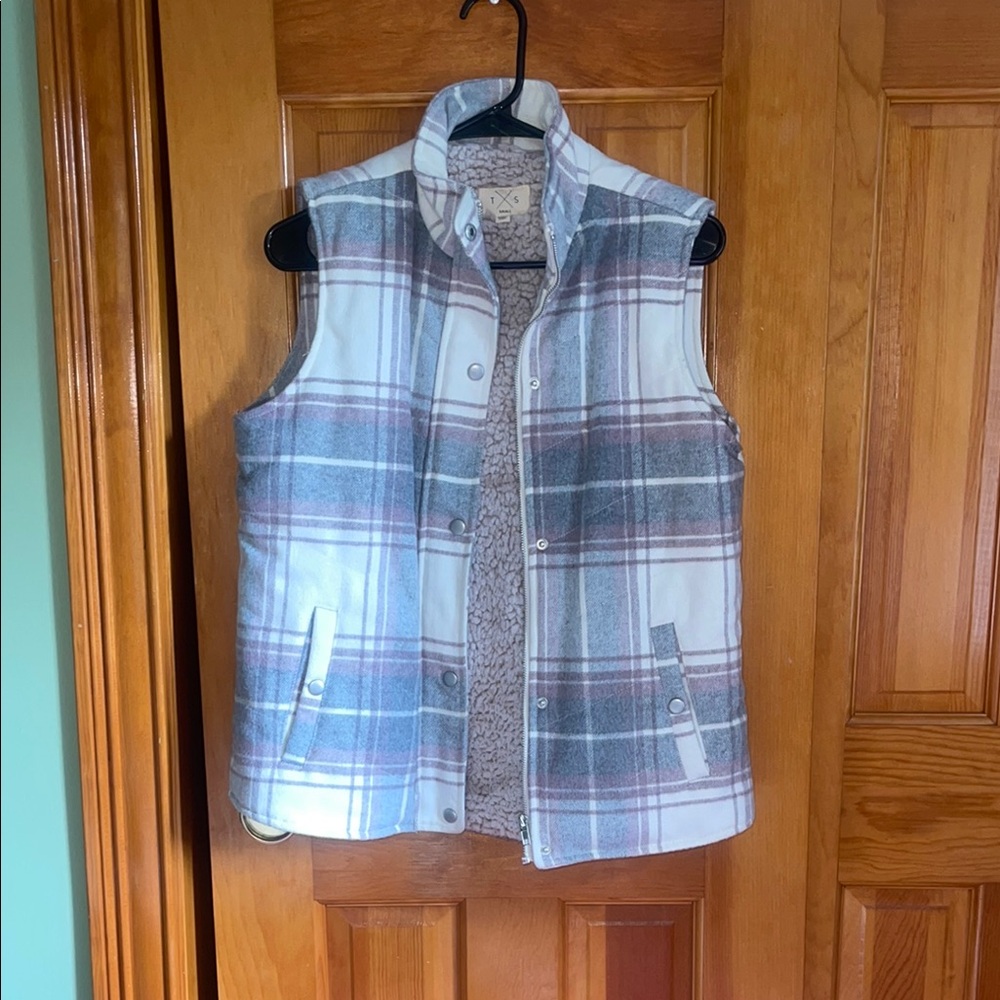 Plaid Sleeveless Vest with Sherpa Lining